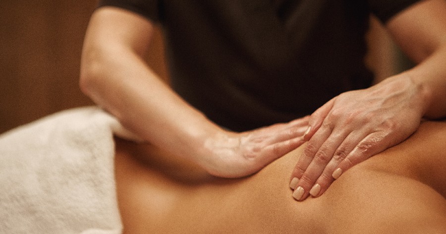 Le massage Esalen : définition et bienfaits